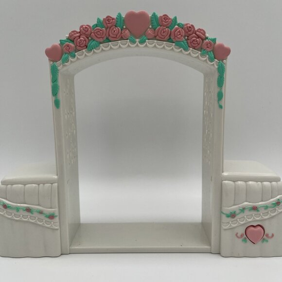 2008 Fisher Price Loving Family Wedding Bride & Groom replacement Arch & misc - Picture 3 of 12